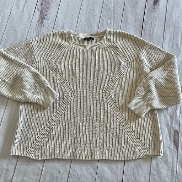 Banana Republic Sweaters - Banana Republic Relaxed Fit Knit Sweater Women’s L Cream Cozy Chunky Warm Argyle
